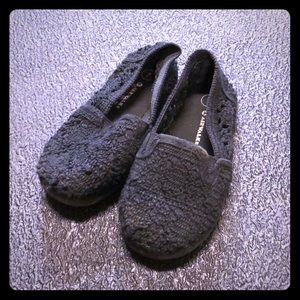 Girls black lace Airwalks